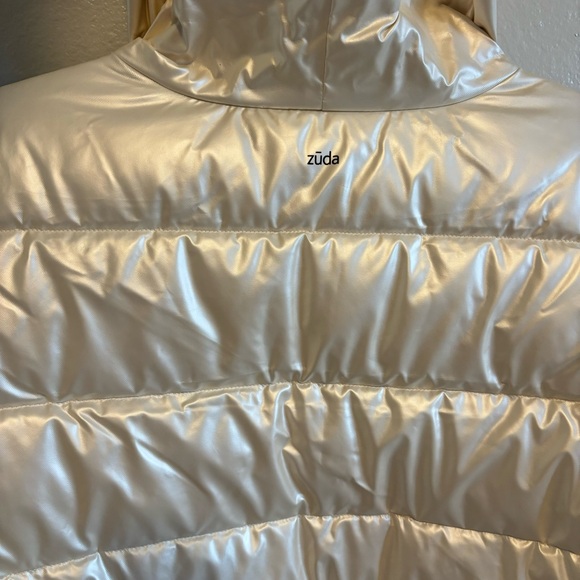 Quilted Pearlized White Puffer Jacket Women’s Large - Picture 11 of 12